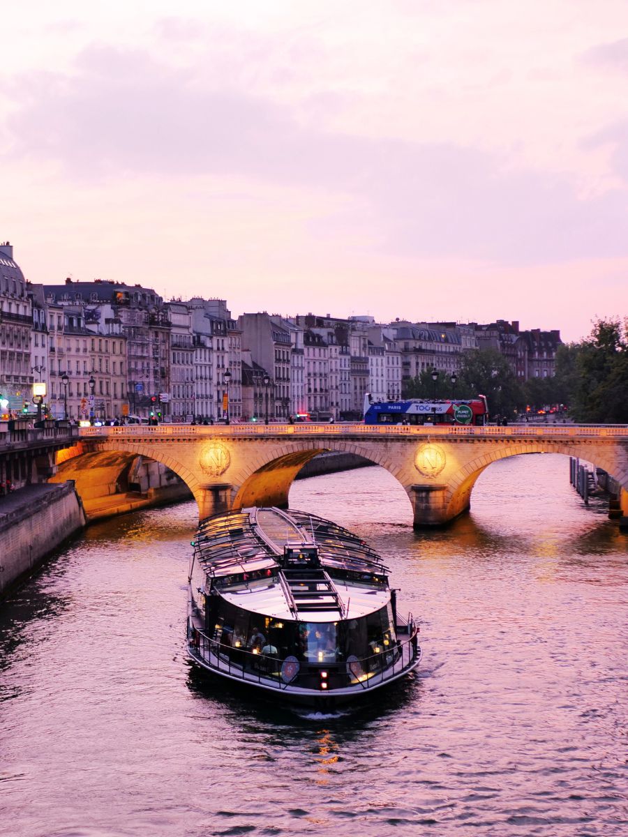 How to Use City Tourism Cards to Save Money on Attractions